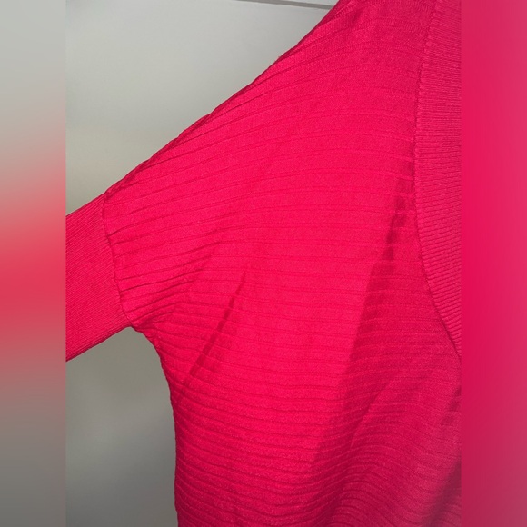 Red Women’s Sweater size Large - Picture 3 of 10